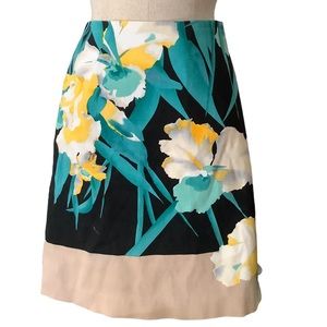 TAHARI FLORAL PRINT‎ SKIRT. SIZE 8